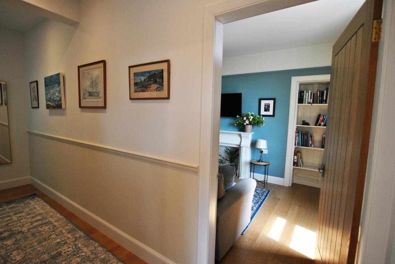 Clover Cottage Countryside Retreat With Sea Views Крейл Екстериор снимка