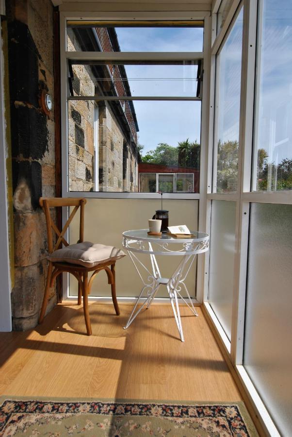 Clover Cottage Countryside Retreat With Sea Views Крейл Екстериор снимка
