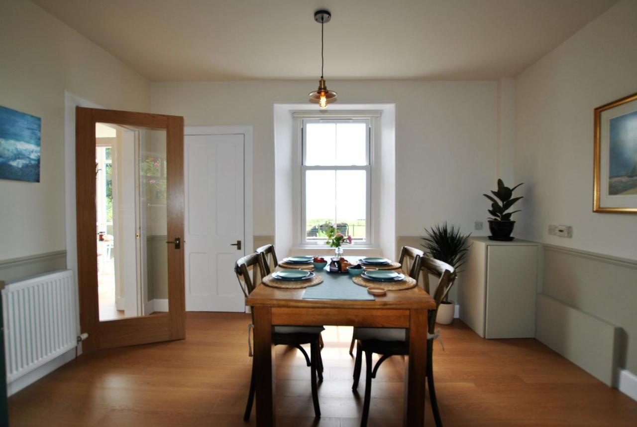 Clover Cottage Countryside Retreat With Sea Views Крейл Екстериор снимка