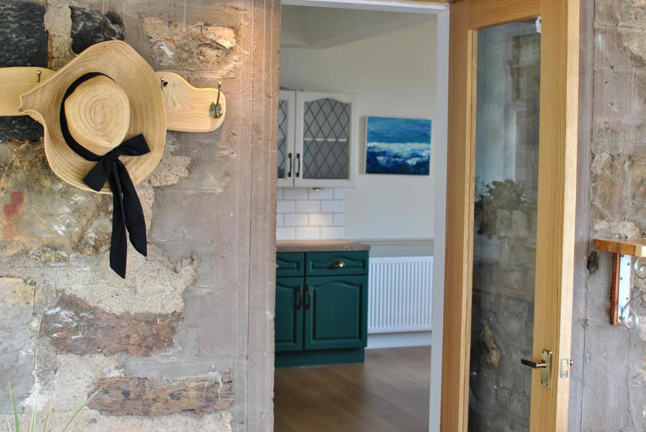 Clover Cottage Countryside Retreat With Sea Views Крейл Екстериор снимка
