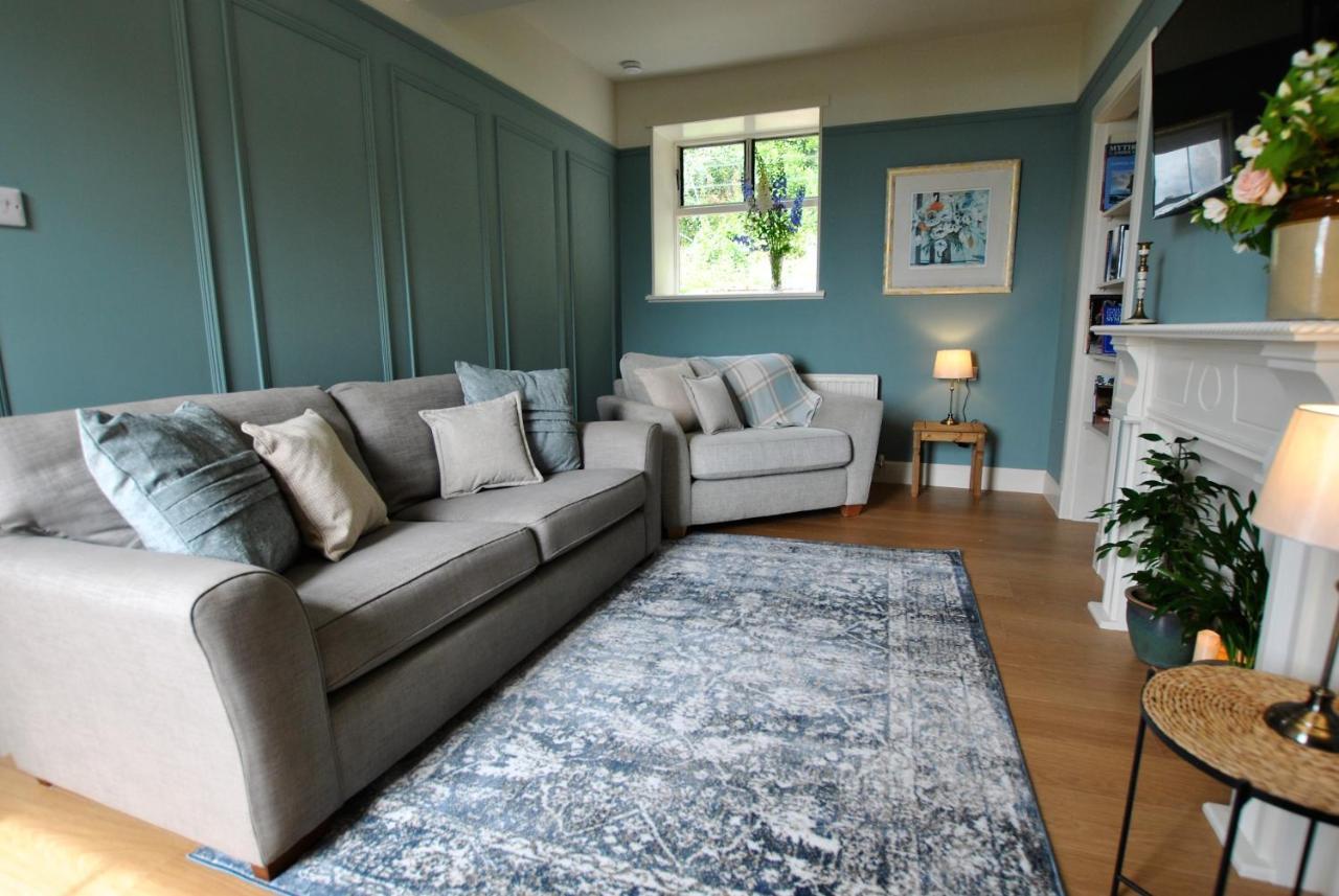Clover Cottage Countryside Retreat With Sea Views Крейл Екстериор снимка