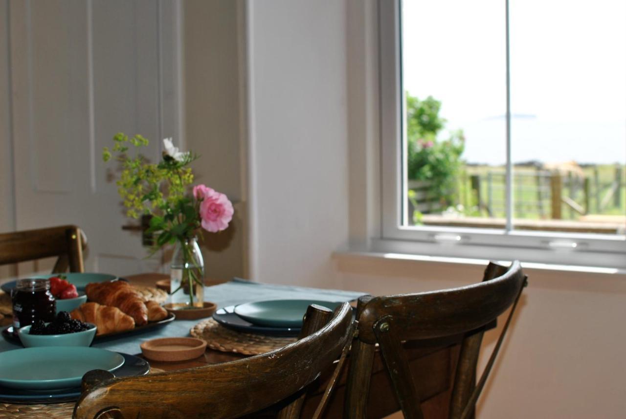 Clover Cottage Countryside Retreat With Sea Views Крейл Екстериор снимка